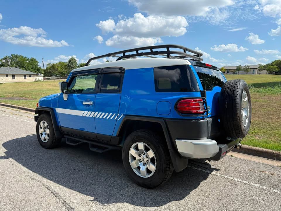 2007 Toyota FJ Cruiser in Pflugerville, TX (photo 3) — photo 3