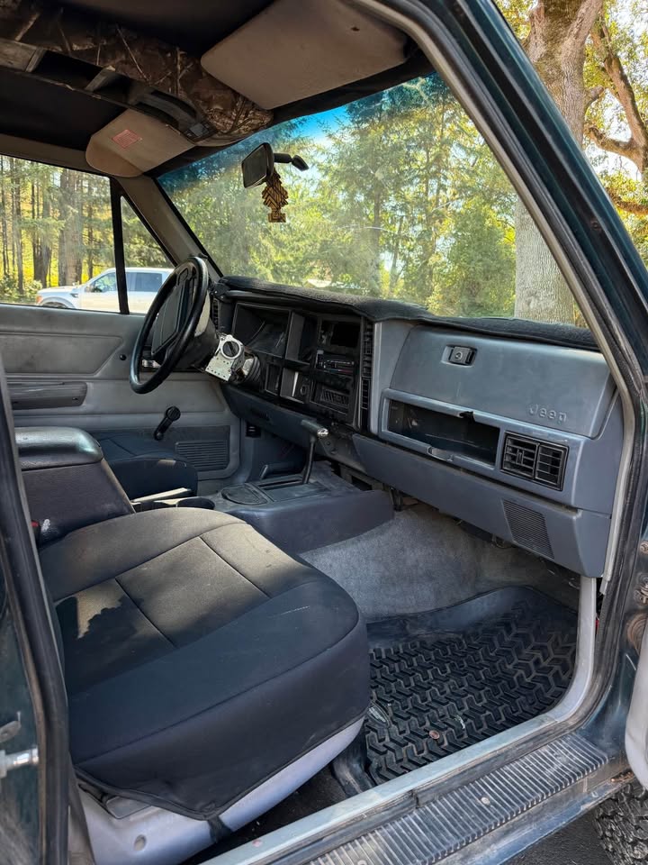 1995 Jeep Cherokee · Sport 4D in Beaverton, OR (photo 5) — photo 5