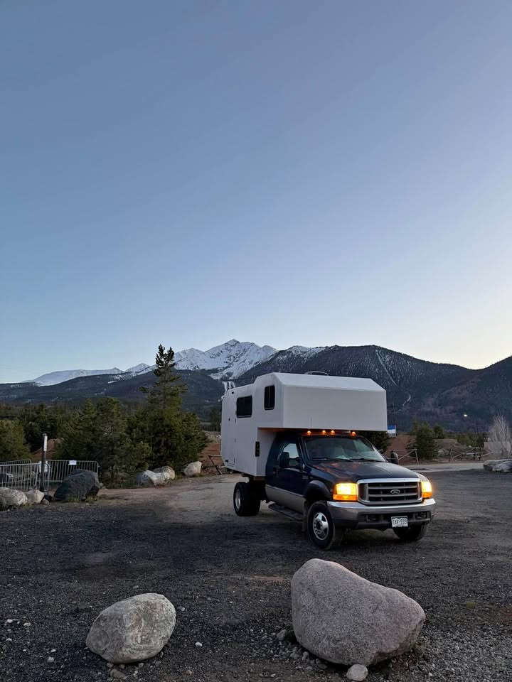 1999 Ford F-350 · Lariat Pickup 4D 8 ft (photo 1)