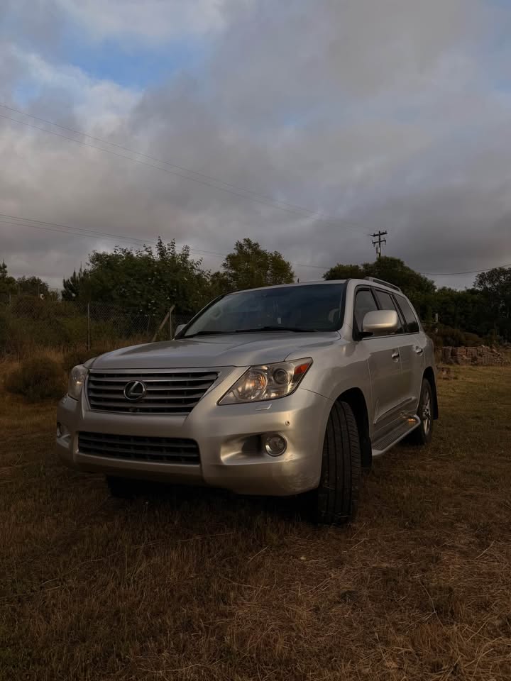 2009 Lexus LX · LX 570 Sport Utility 4D in Poway, CA (photo 3) — photo 3