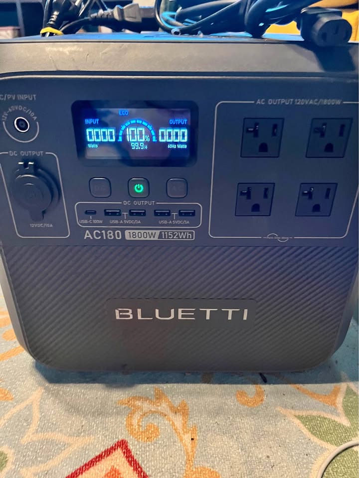 Bluetti 1800 W power station in Brooksville, FL (photo 1) — photo 1