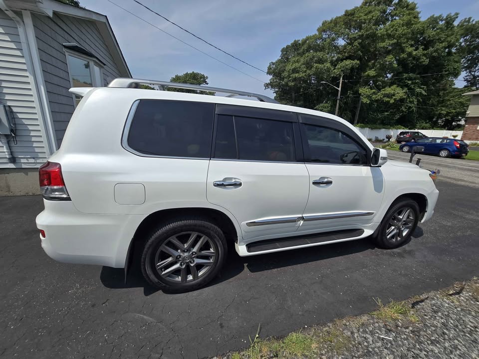 2013 Lexus LX · LX 570 Sport Utility 4D in Shirley, NY (photo 4) — photo 4