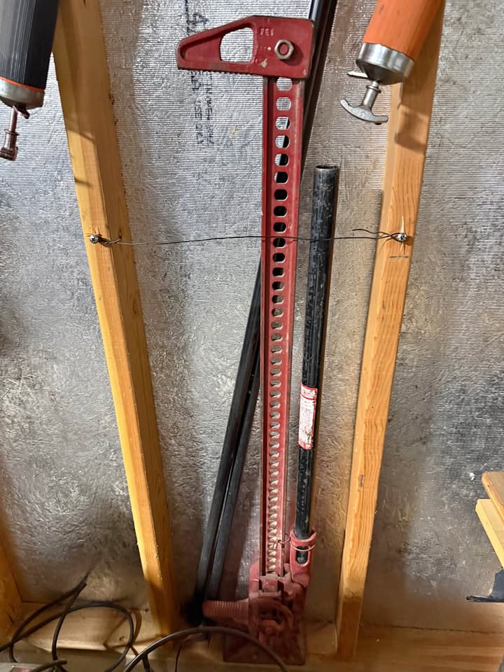 Like brand new! Handyman Hi-Lift Jack in Bailey, CO (photo 1) — photo 1