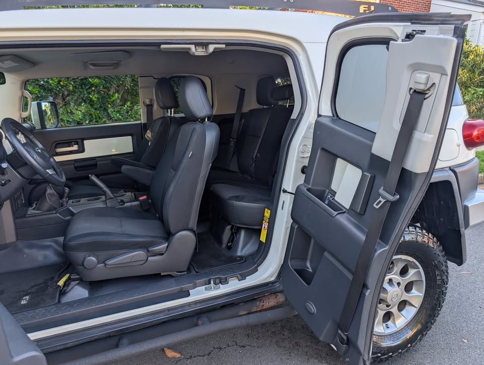 2012 Toyota FJ Cruiser -- Manual, Off-Road Package, Toytec Lift in Arlington, VA (photo 6) — photo 6