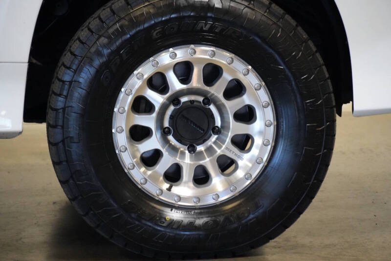 2016 Lexus lx570 4wd loaded dvd's method wheels rhino rack in Portland, OR (photo 11) — photo 11