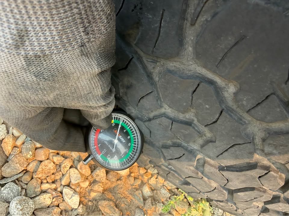 Jeep Factory 17-inch Wheels with BFGoodrich All-Terrain KO2 Tires in Boise, ID (photo 9)