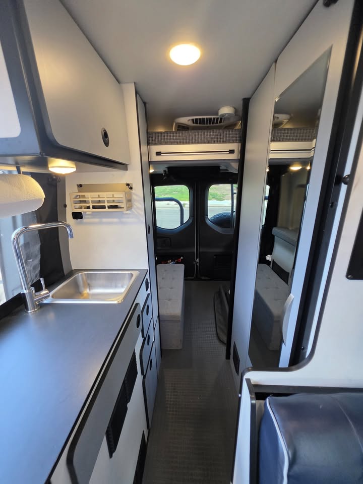 2022 Winnebago revel 4x4 diesel in Montgomery, TX (photo 7) — photo 7