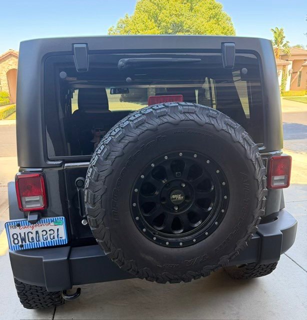 2015 Jeep Wrangler Unlimited · Sport SUV 4D in Clovis, CA (photo 12) — photo 12