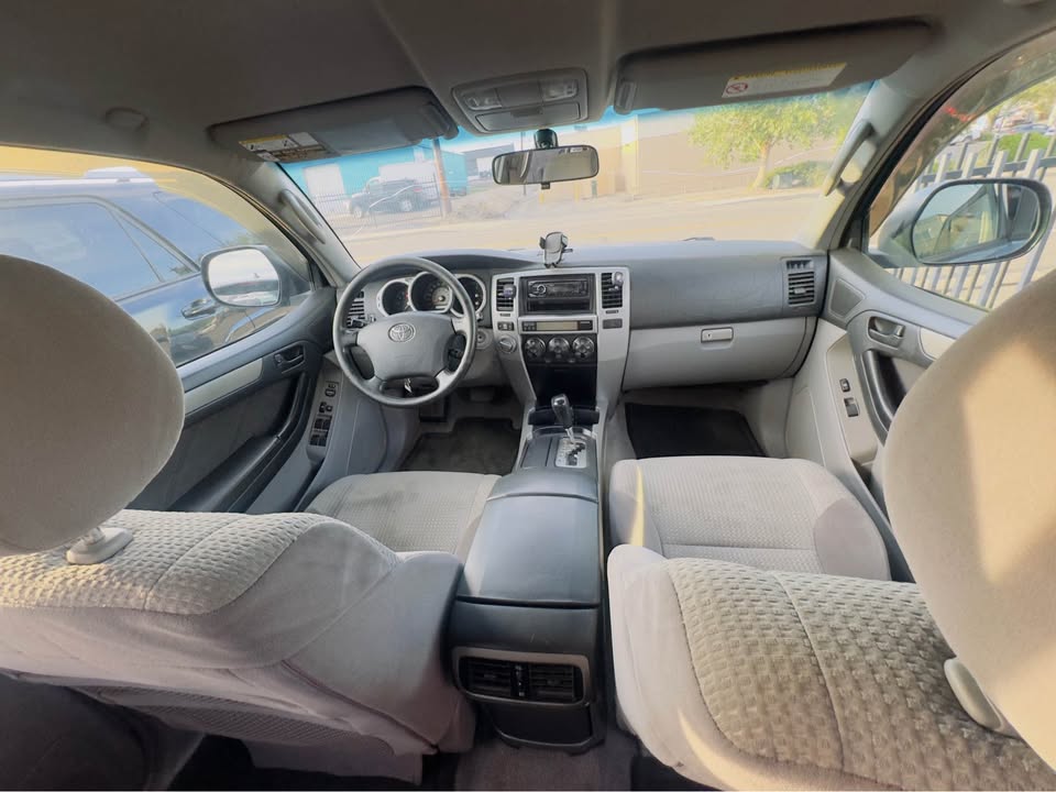 2004 Toyota 4Runner · SR5 in Denver, CO (photo 8) — photo 8