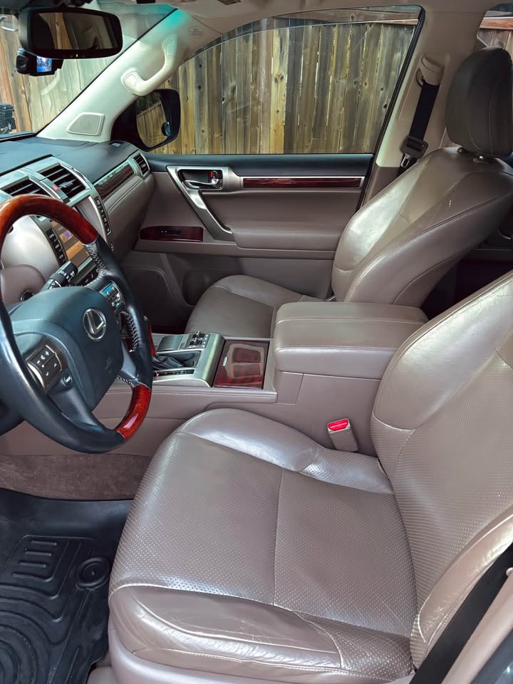 2012 Lexus GX · GX 460 Premium Sport Utility 4D (photo 12) — photo 12