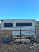 Nice palomino pop up camper cab over in Sparks, NV (photo 1)