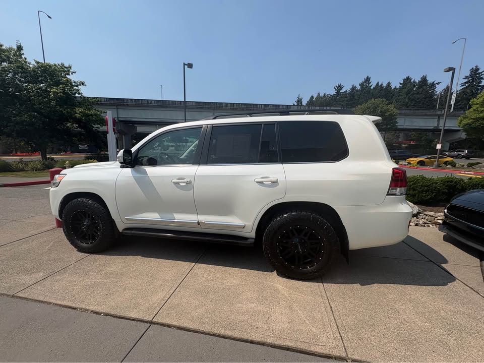 2017 Toyota Land Cruiser in Bellevue, WA (photo 4) — photo 4