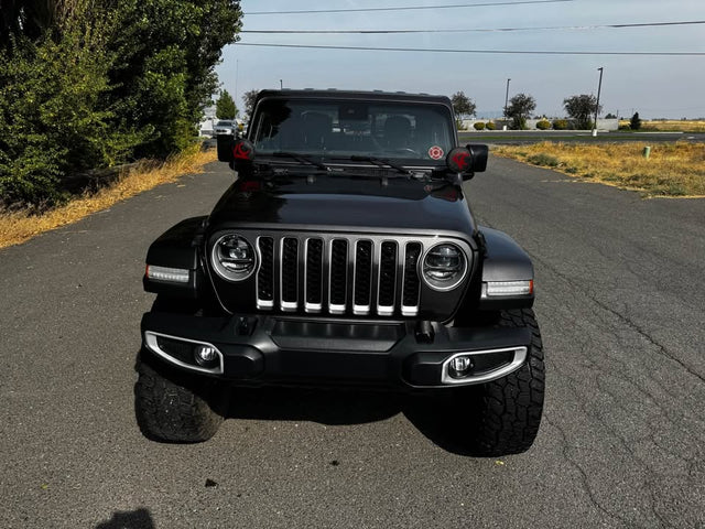 2020 Jeep Gladiator · Overland Pickup 4D 5 ft — photo 2