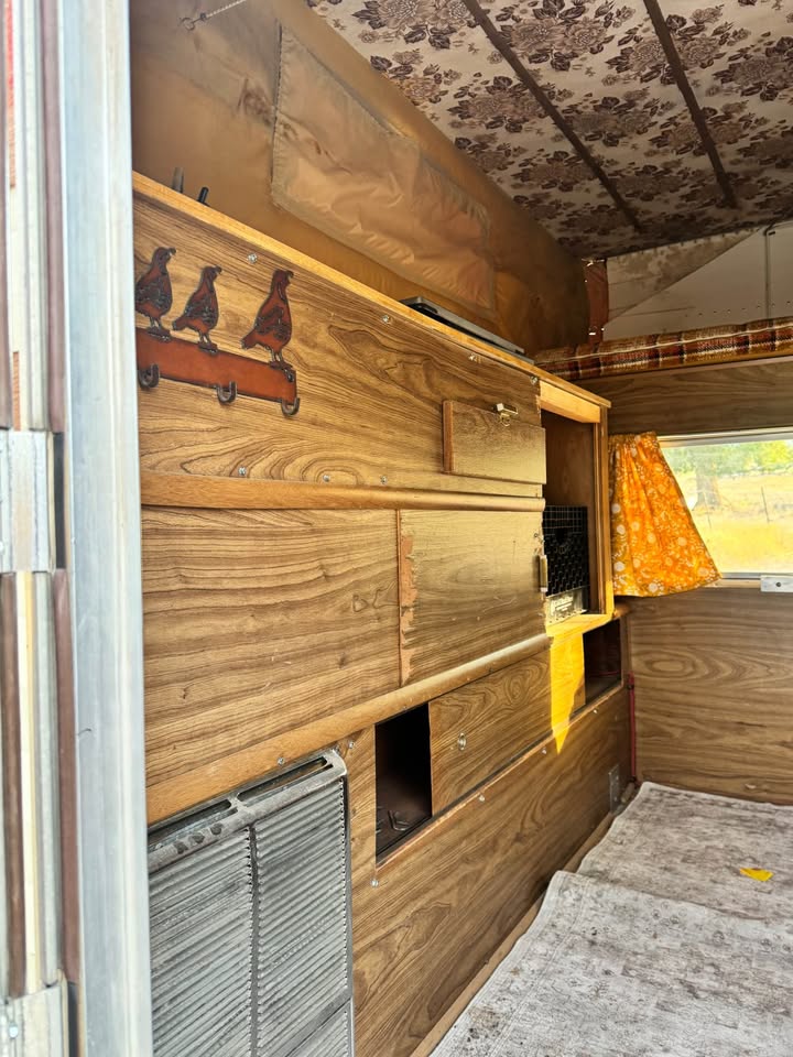 1988 Four Wheel Campers hawk (photo 6) — photo 6