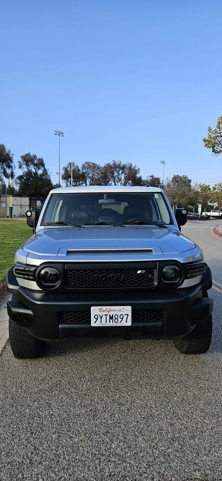 2010 Toyota FJ Cruiser · Sport Utility 2D in South El Monte, CA (photo 3) — photo 3