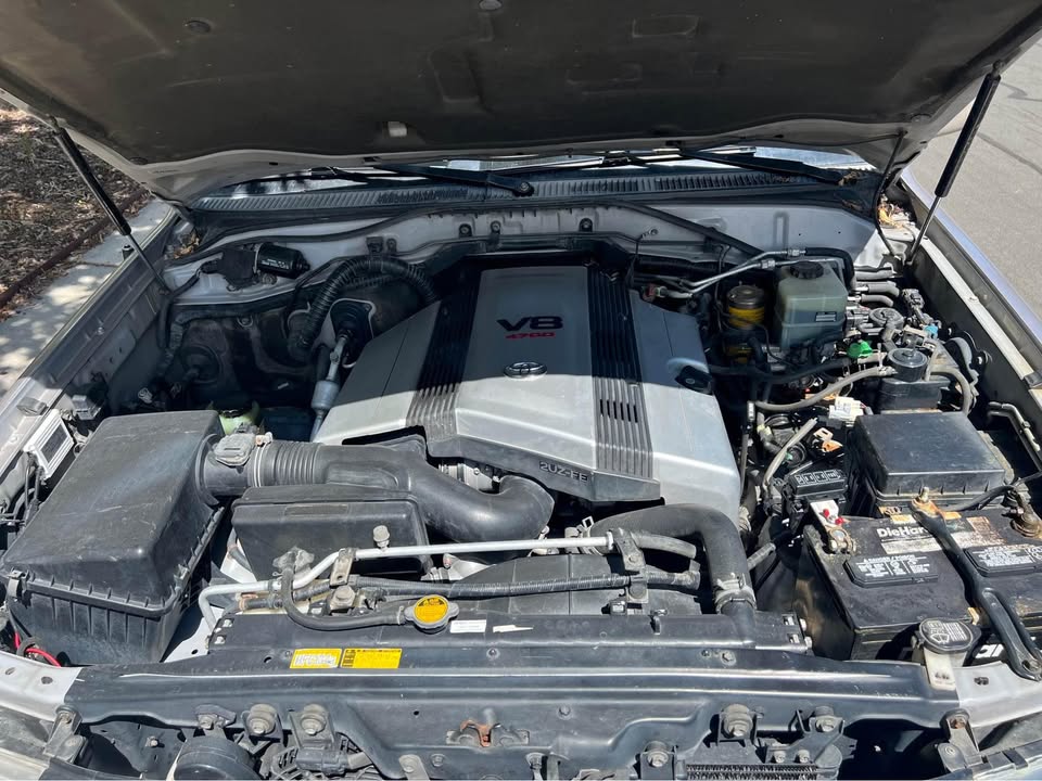 2002 Toyota Landcruiser · Sport Utility 4D (photo 11) — photo 11