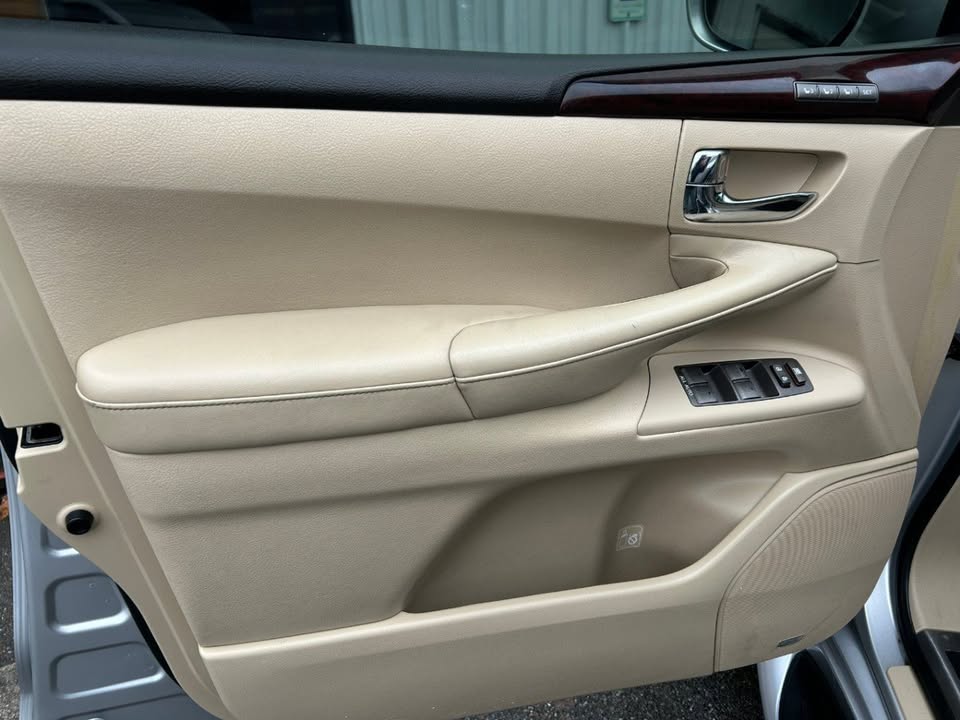 2010 Lexus LX 570 Sport Utility in Kirkland, WA (photo 11)