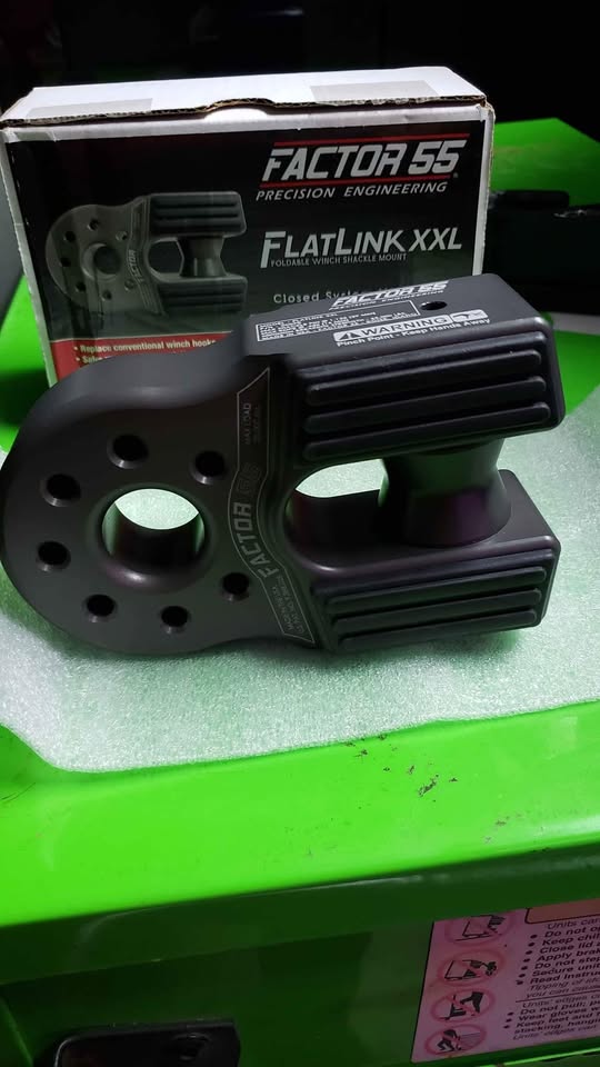 Factor 55 FlatLink XXL Winch Shackle Mount Assembly Anodized Gray in Brownsville, TX (photo 10) — photo 10