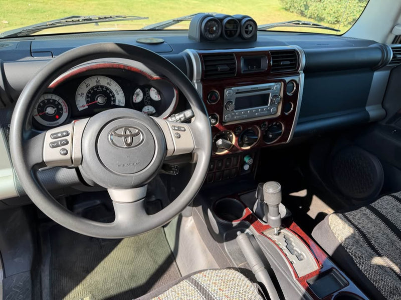 2014 Toyota FJ Cruiser 4x4 105k (photo 8) — photo 8