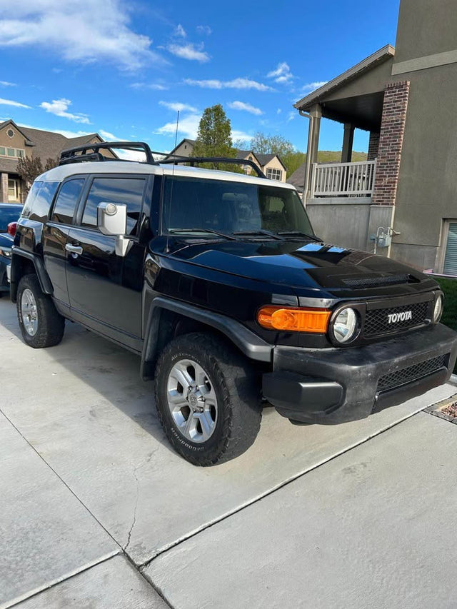 2008 Toyota FJ Cruiser · Sport Utility 2D — photo 2
