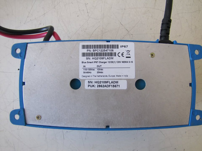 Victron Energy Blue Smart 12V DC 25A Battery Charger Deep Cycle 120V Input (photo 2) — photo 2