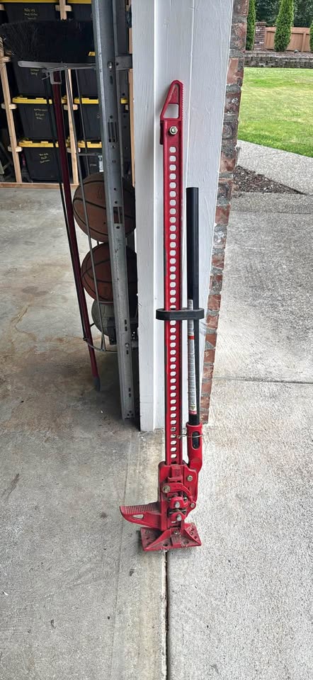 48” hilift jack in Graham, WA (photo 1) — photo 1