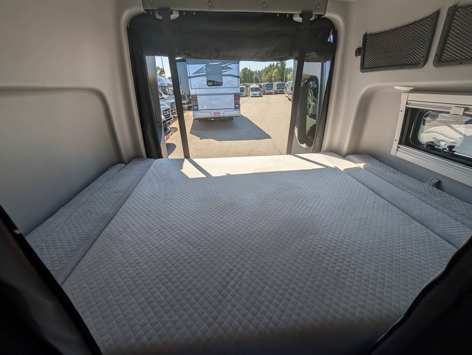 2025 Winnebago Revel Adventure Van 28K in Upgrades extra Lithionics Battery 48V  (photo 9) — photo 9