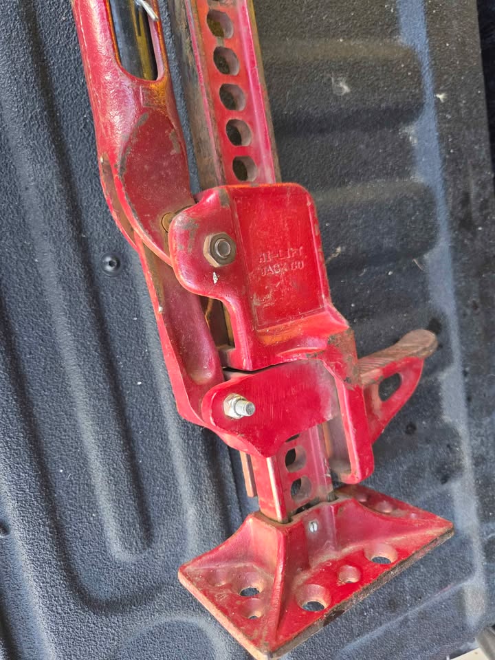 Hi lift jack in Sparks, NV (photo 2) — photo 2