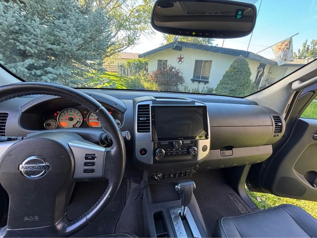 2014 Nissan Frontier · PRO-4X Pickup 4D 5 ft — photo 2