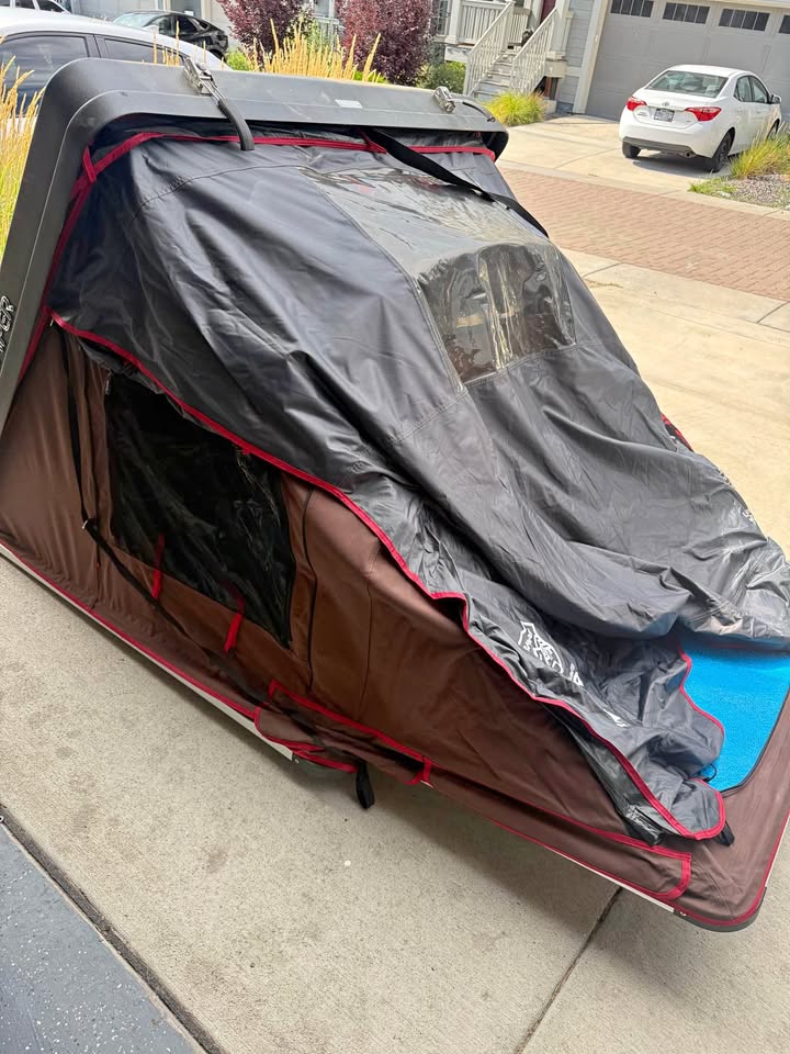 Ikamper mini 2.0 roof top tent with extras in Commerce City, CO (photo 1) — photo 1