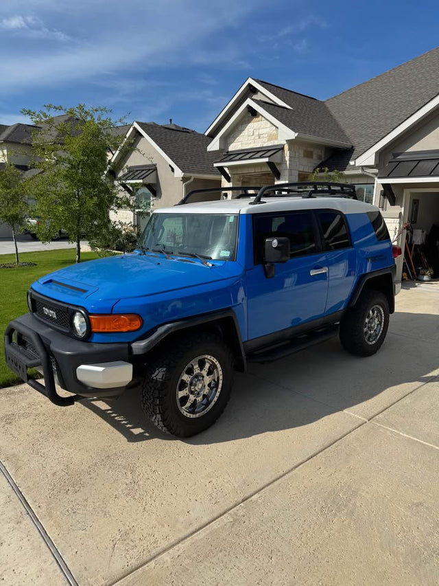 2008 Toyota FJ Cruiser · Sport Utility 2D — photo 2