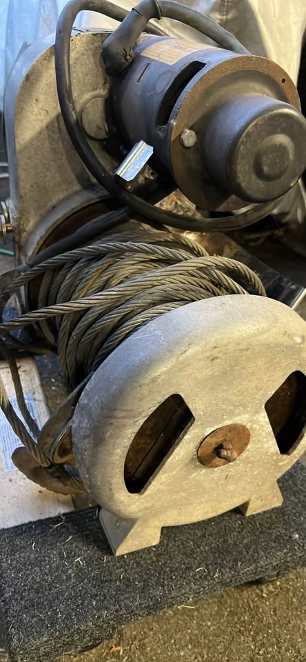 Warn winch, vintage in Everett, WA (photo 4) — photo 4