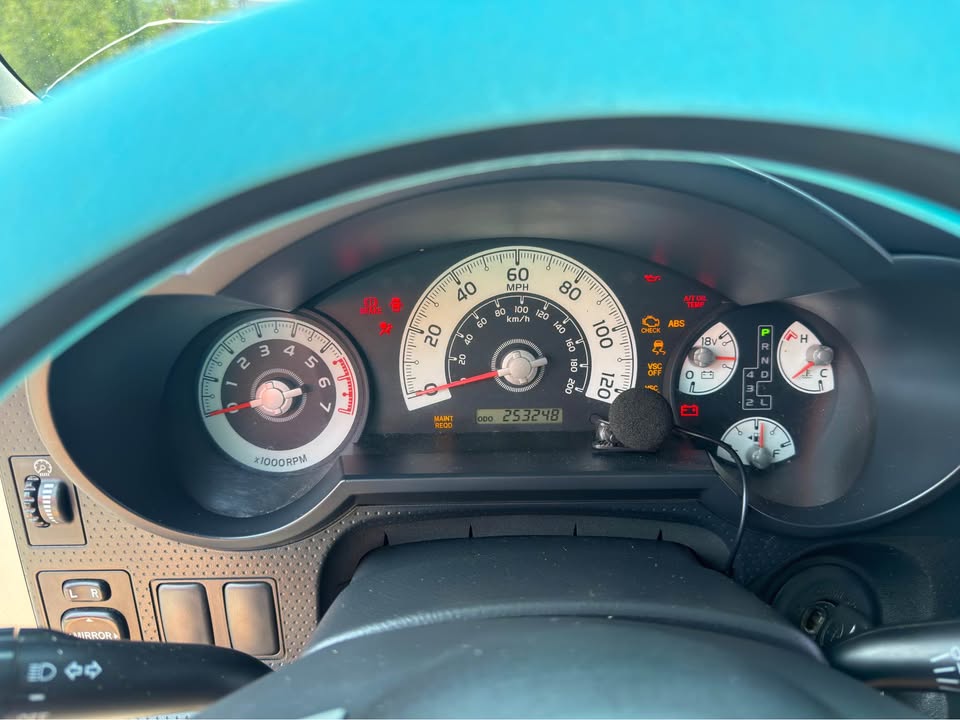 2007 Toyota FJ Cruiser · 4x4 in Denver, CO (photo 10) — photo 10