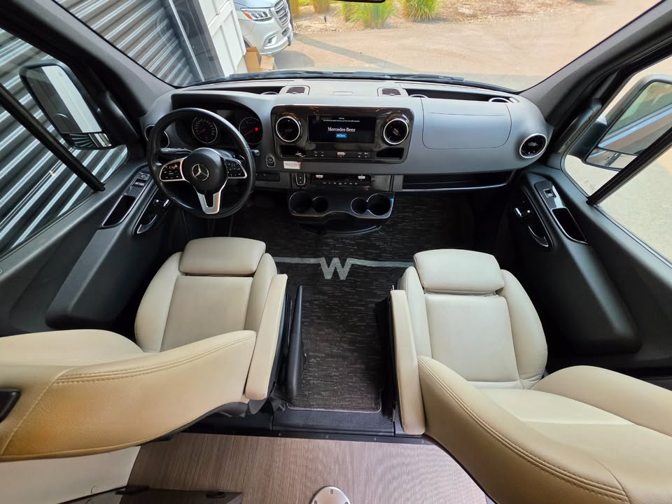 2022 Winnebago era 70b - 4x4 - adventure/luxury van - 18k miles (photo 10) — photo 10