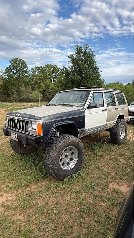 1994 Jeep Cherokee · Country Sport Utility 4D — photo 2
