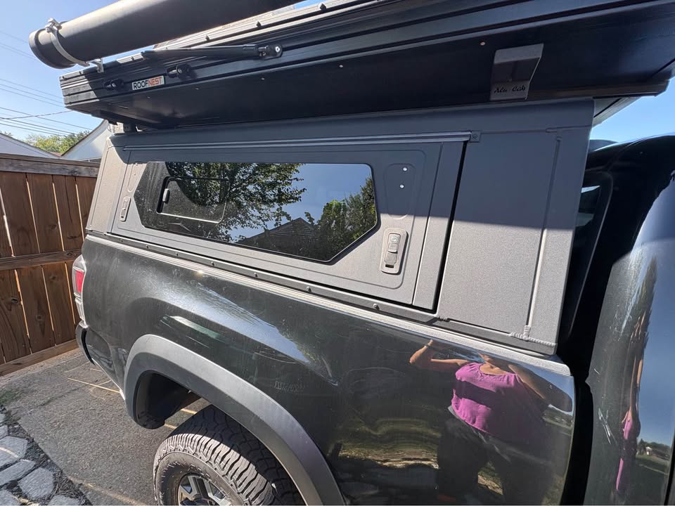 Alu Cab 6’ Contour Canopy with windows for ”3rd Gen Tacoma in Henrico, VA (photo 6) — photo 6