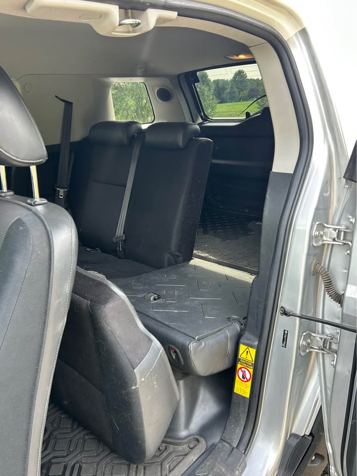 2007 Toyota FJ Cruiser · Black in Burton, OH (photo 11) — photo 11