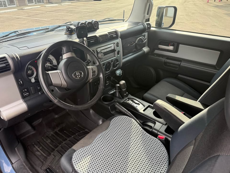 2009 Toyota FJ Cruiser · Sport Utility 2D in Denver, CO (photo 9) — photo 9