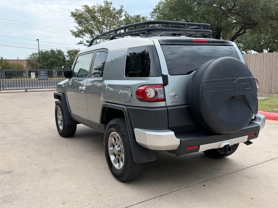 2012 Toyota FJ Cruiser · Sport Utility 2D in Austin, TX (photo 8) — photo 8