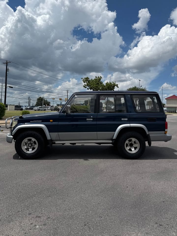 1994 Toyota Prado · Sx 3.0L turbo in Austin, TX (photo 4) — photo 4