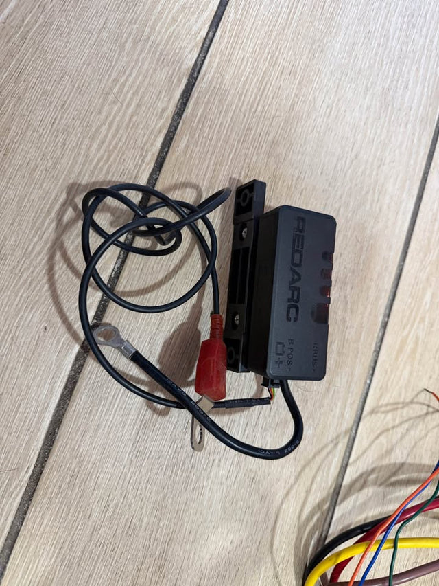 RedArc BCDC12-25 and Battery Monitor — photo 2