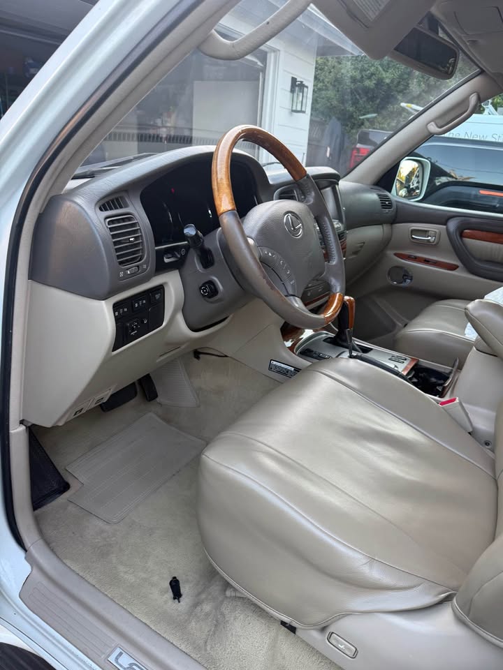 2005 Lexus LX · LX 470 Sport Utility 4D in Los Gatos, CA (photo 3) — photo 3