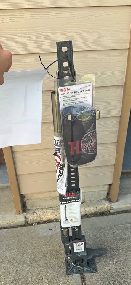 Hi-Lift X-TREME Jack with 60" Jack Protector