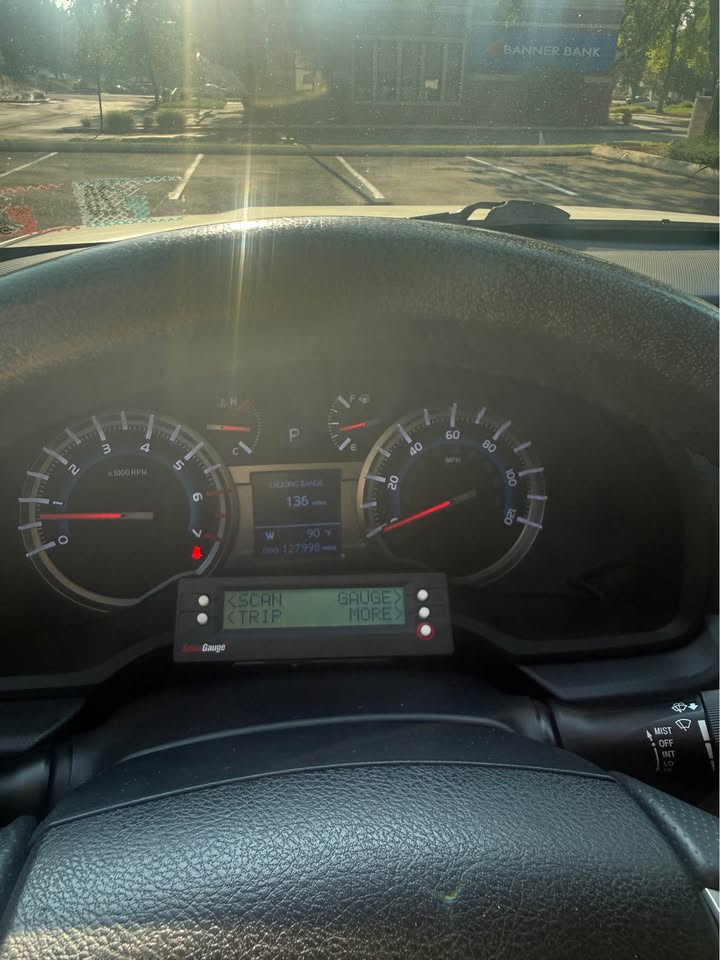 2015 Toyota 4Runner · SR5 Sport Utility 4D (photo 9) — photo 9