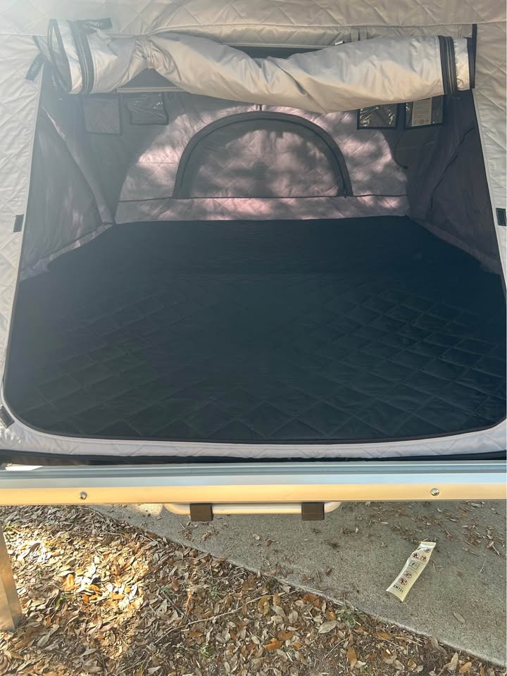 Freespirit Recreation High Country 80 roof top tent in Victoria, TX (photo 4) — photo 4