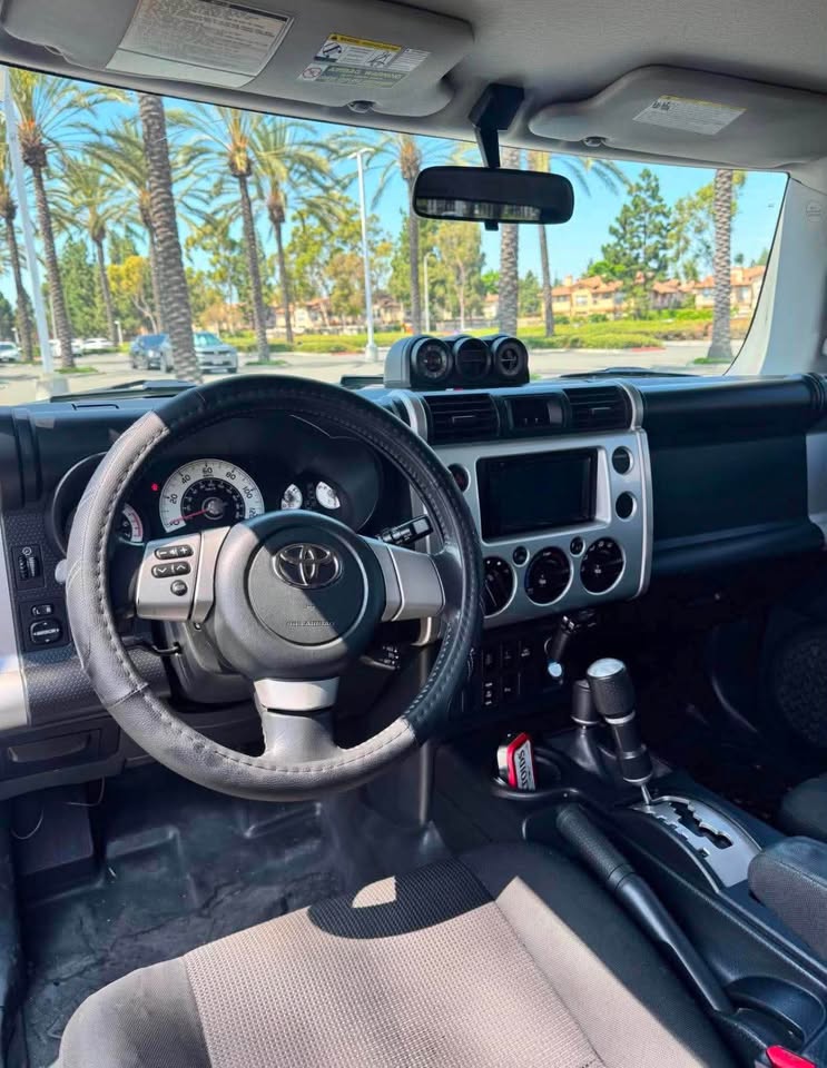 2007 Toyota FJ Cruiser · Sport Utility 2D in Palmdale, CA (photo 2) — photo 2