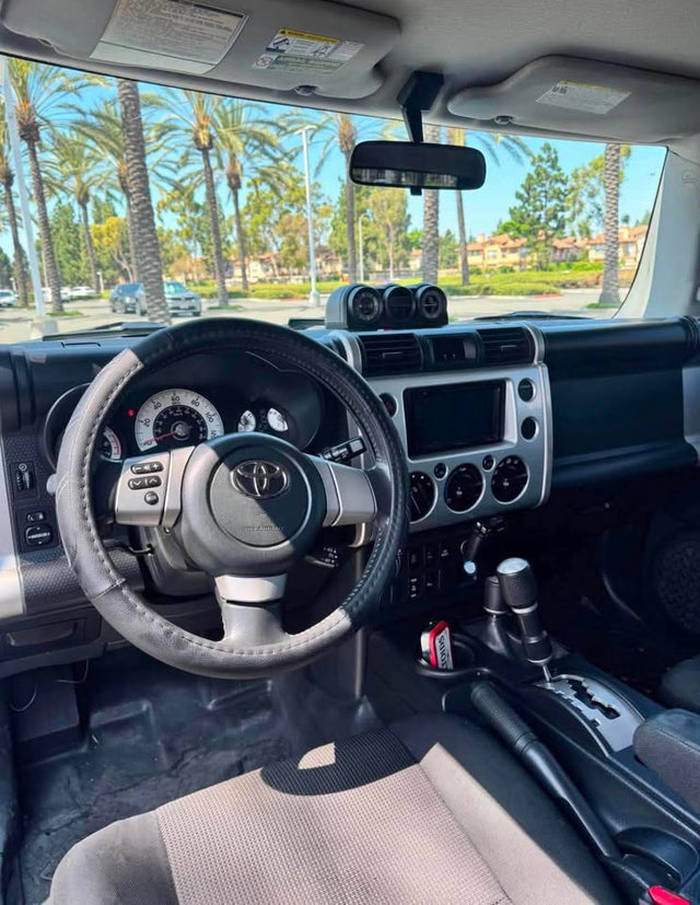 2007 Toyota FJ Cruiser · Sport Utility 2D — photo 2