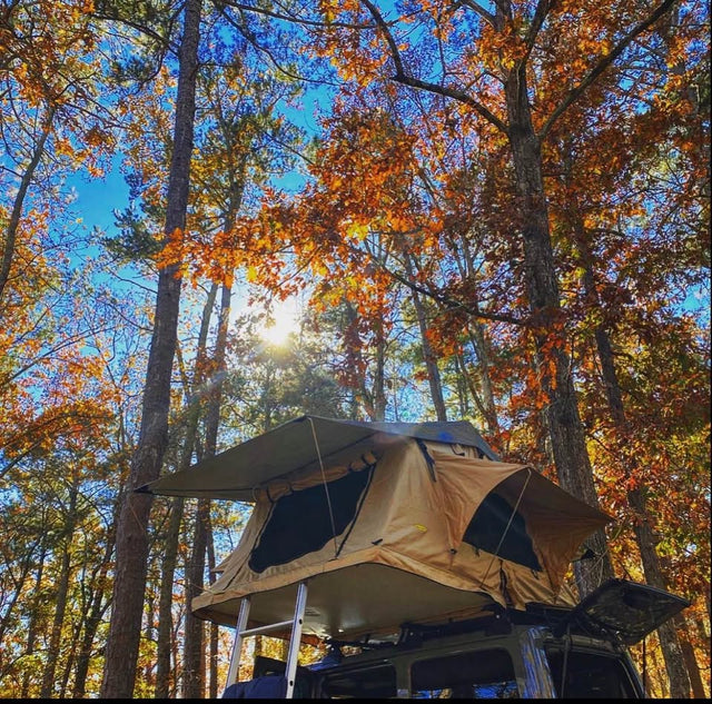 Smittybilt Overlander Roof Top Tent - 2783 — photo 2
