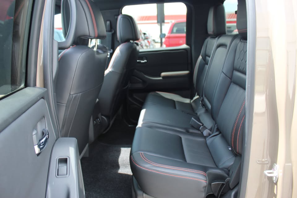 2024 Nissan Frontier PRO 4X (photo 9) — photo 9