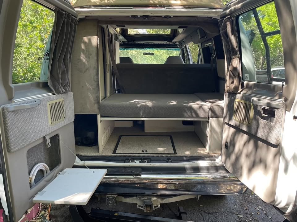 2006 Ford E350 Sportsmobile RB 4x4 Camper Van in Orinda, CA (photo 10) — photo 10
